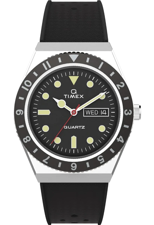 Q Timex noire sur bracelet noir, vue de face