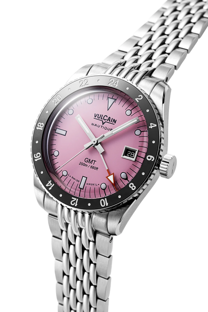 Vue de trois quarts – Vulcain Skindiver Nautique GMT rose