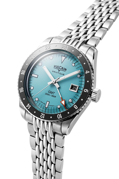 Vue de trois quarts – Vulcain Skindiver Nautique GMT turquoise