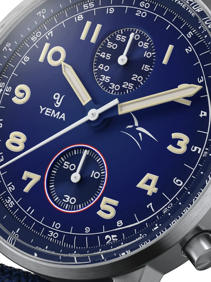 Yema Flygraf bi-compax AAE bleue : détail du cadran bleu et de ses deux compteurs