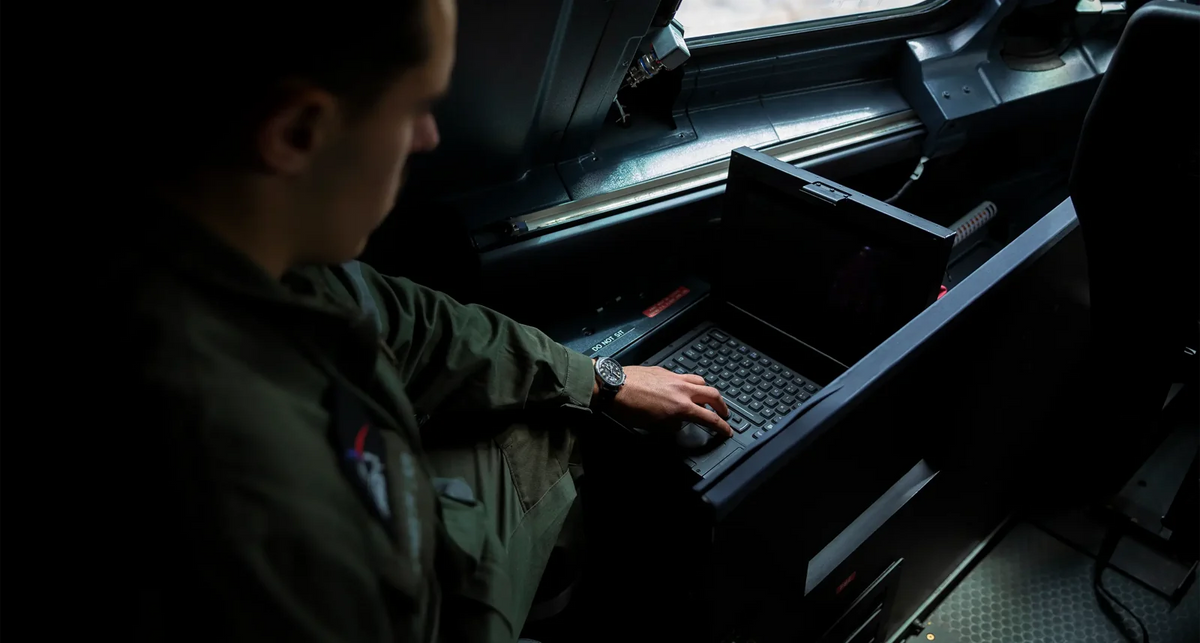 Présentation de la Flygraf bi-compax AAE dans le cockpit