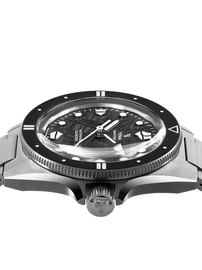 Yema Navygraf Meteorite noire, profil, lunette et verre saphir