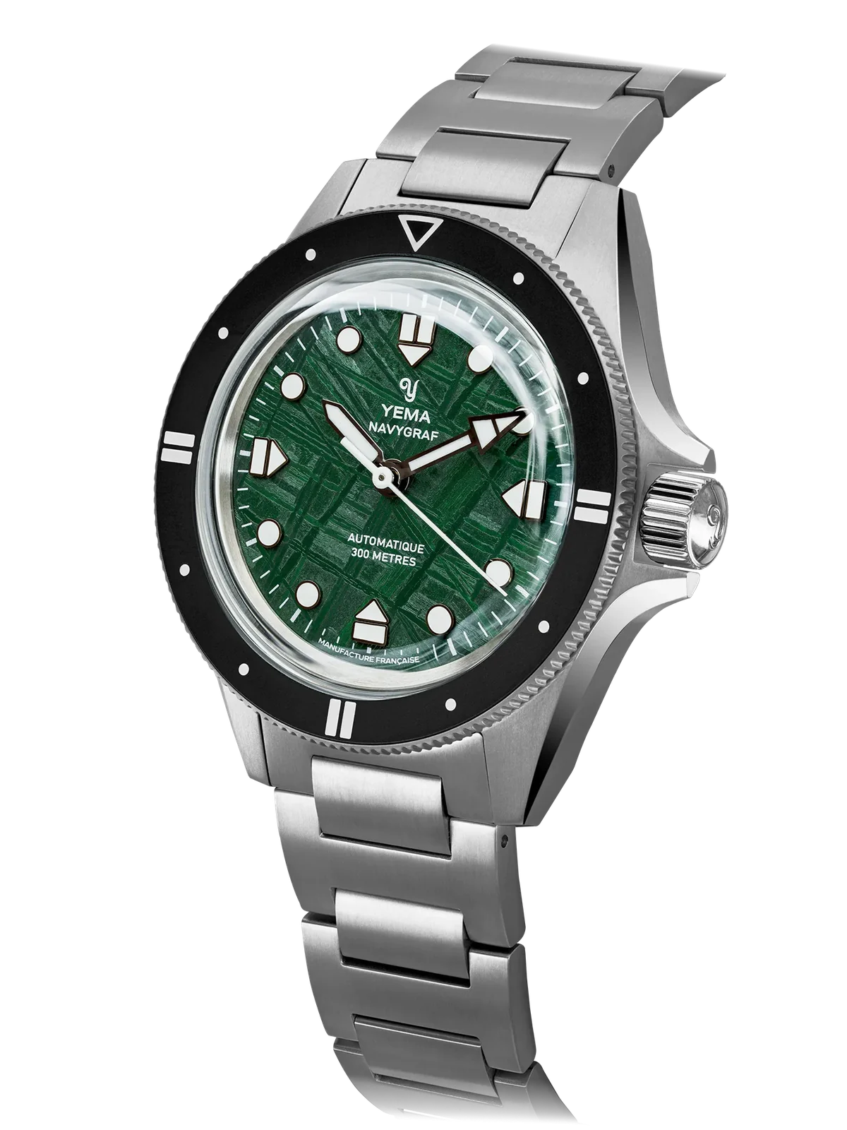 Yema Navygraf Meteorite verte, vue trois quarts avec bracelet titane