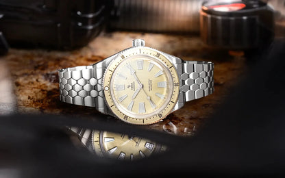 Yema Superman Skin Diver CMM.20 beige — présentation en ambiance