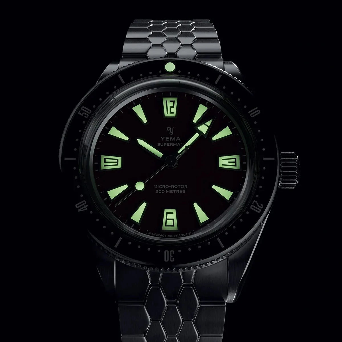 Yema Superman Skin Diver CMM.20 bordeaux — luminescence du cadran