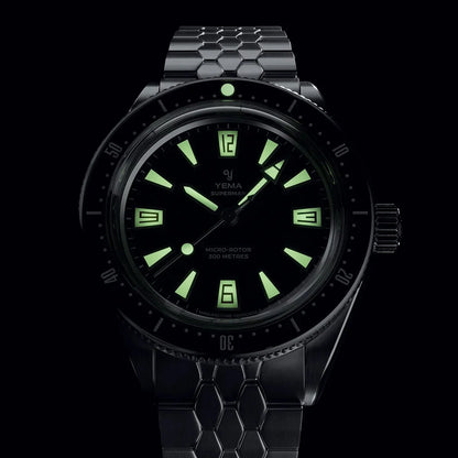 Yema Superman Skin Diver CMM.20 noire — luminescence du cadran