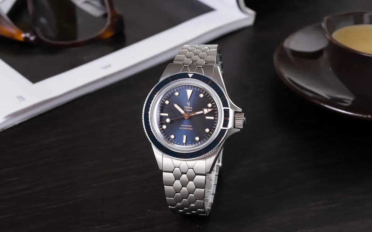 Présentation de la montre – Yema Superman Gilt CMM.10 bleue