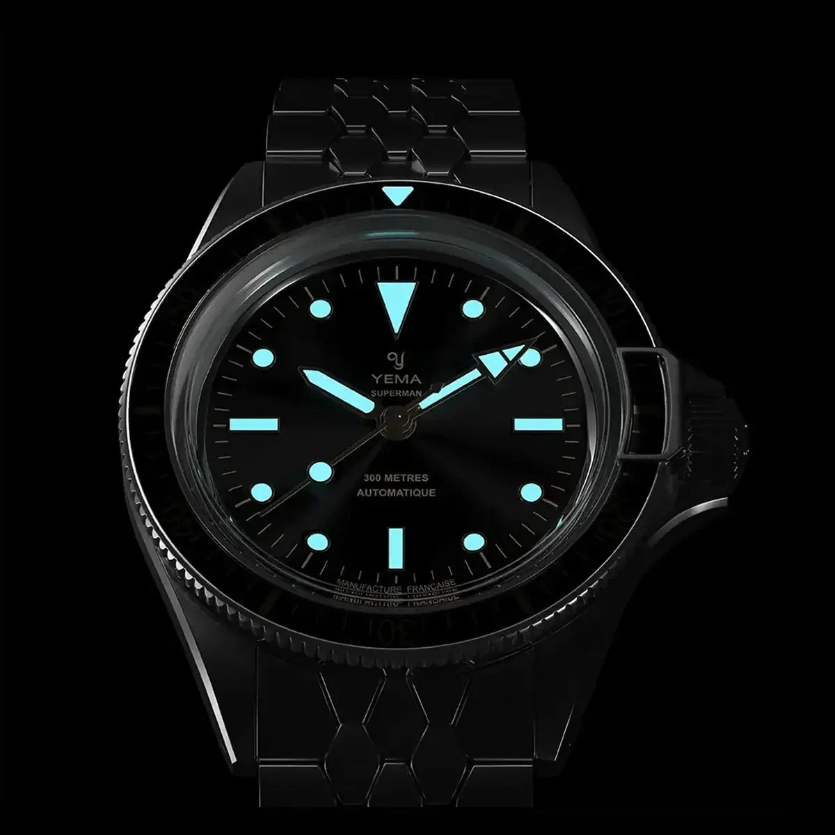 Luminescence du cadran et des aiguilles – Yema Superman Gilt CMM.10 noire