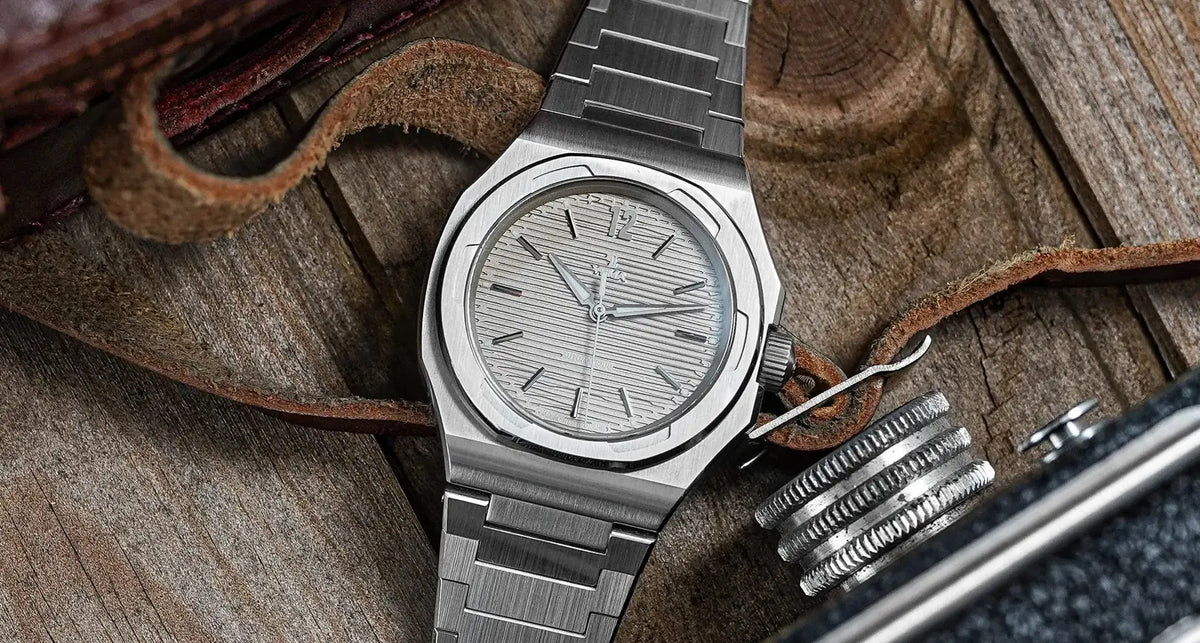 Yema Wristmaster Slim CMM.20 beige — présentation en ambiance