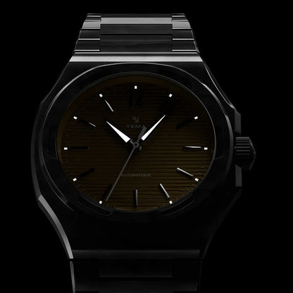 Yema Wristmaster Slim CMM.20 jaune — vue dans l’obscurité